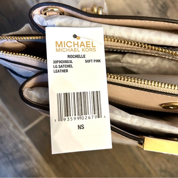 🌟NWT🌟Michael Kors Soft Pink Leather Shoulder Bag with Gold Hardware - Picture 3 of 8